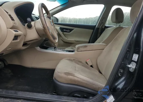 2015 Nissan Altima 2.5 из США, поврежденный, VIN 1N4AL3AP0FC192784